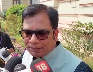 रामचरित्र मानस को लेकर घमासान जारी, जदयू विधायक ने कहा शिक्षा मंत्री को हिंदू धर्म से इतनी ही दिक्कत है तो क्यों नहीं करा लेते धर्म परिवर्तन