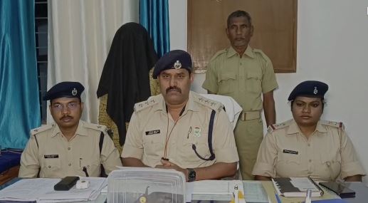 चतरा को अस्थिर करने की बड़ी साजिश विफल, पुलिस ने कट्टा व पिस्टल के साथ अपराधी को किया गिरफ्तार