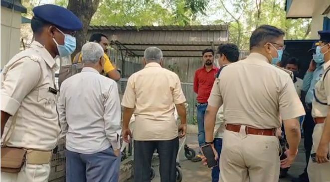 जमशेदपुर : धारदार हथियार से युवक की हत्या, दोस्तों के साथ घूमने निकला था युवक  