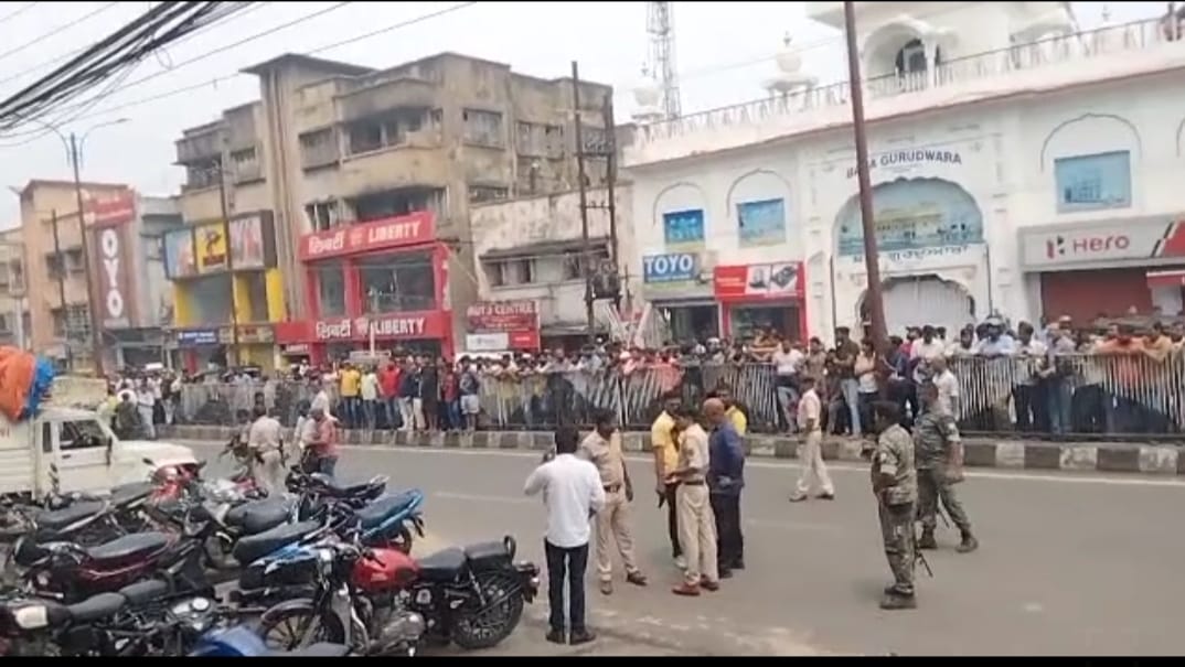 DHANBAD का मुथूट फाइनेंस डाकाकांड -मृतक शुभम सिंह के पिता का बयान हुआ दर्ज ,कहा- पुलिस ने जानबूझकर मारी गोली