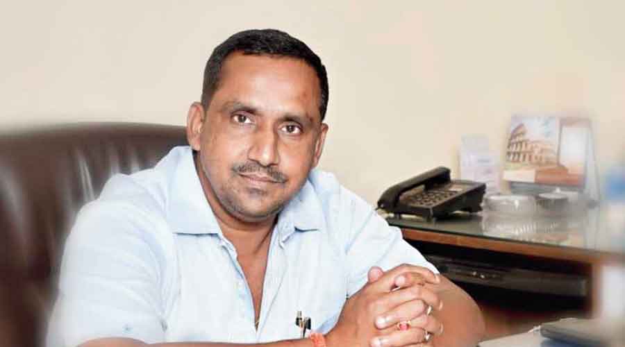 समन पर समन, ईडी के सवालों से भागते राजीव अरुण एक्का को स्वास्थ्य मंत्री बन्ना गुप्ता ने बताया गरीब का बेटा, देखिये यह रिपोर्ट