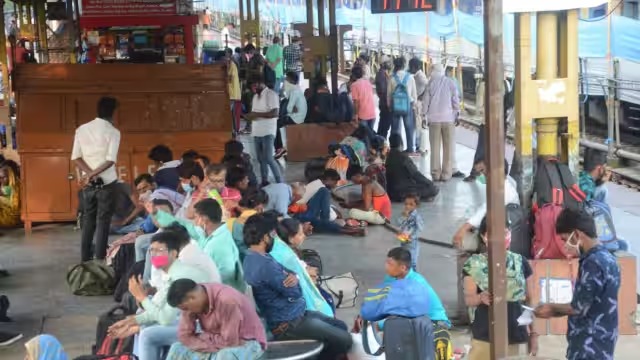 जब पटना जंक्शन पर यात्रियों को होना पड़ा शर्मसार, वजह जान हो जाएंगे हैरान  