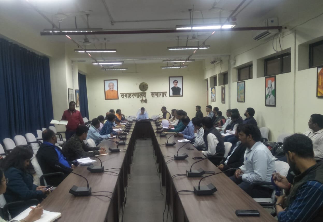 अजब-गजब : मिड डे मील के लिए संचित राशि से टीडीएस काटा, DC ने बैंक को लगाई फटकार, कहा-तुरंत करें गलती में सुधार