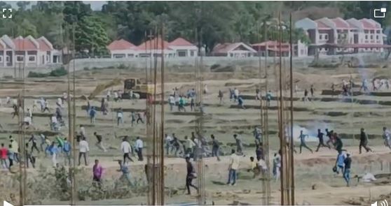 पांच लाख नौकरियों का वादा: अब रोजगार मांगते छात्रों पर बरसानी पड़ रही है लाठियां, देखिये क्या हुआ