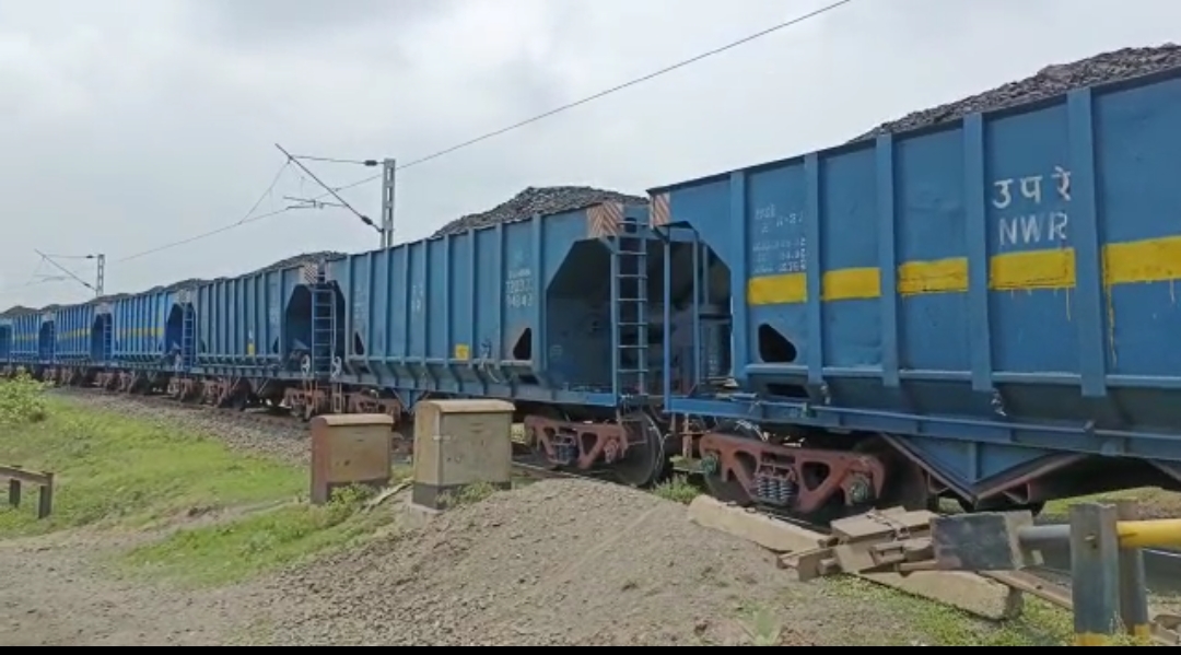 ओवर लोड कोयला रेल रैक को विजिलेंस की टीम ने पकड़ा,पाकुड़ से पंजाब जा रहा था कोयला 