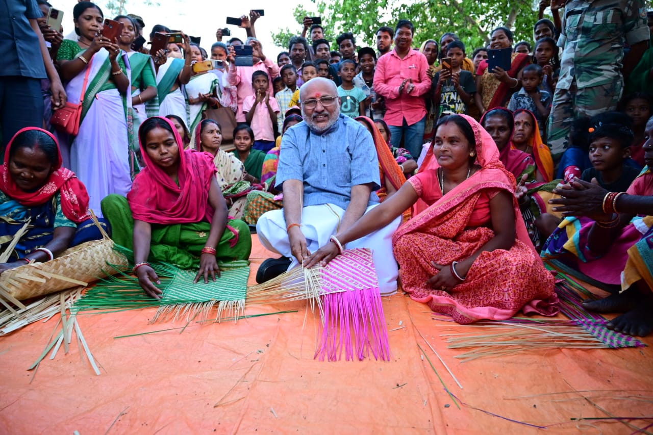 कहीं आदर्श गांव बालीजोर की तरह बदहाल तो ना हो जाए घसीपुर, देखिए ये रिपोर्ट