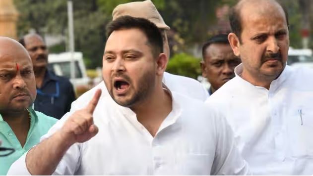 सीबीआई मुख्यालय रवाना होने के पहले तेजस्वी की ललकार, कहा लड़ेंगे भी और जीतेंगे भी