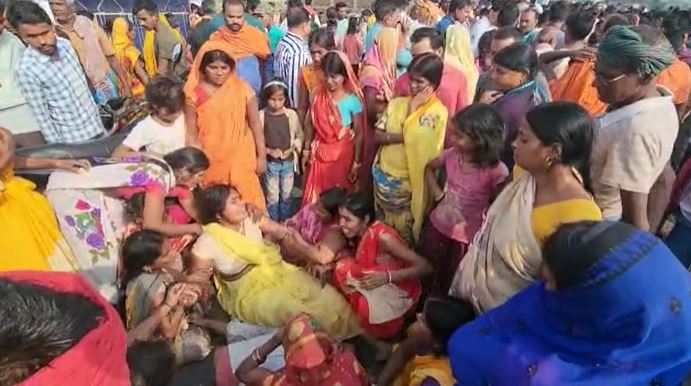 जहानाबाद में ट्रक पलटने से दो मजदूर की मौत, कई घायल 