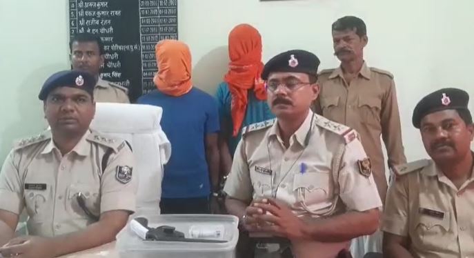 मिर्च व्यवसायी हत्याकांड के दो अपराधी गिरफ्तार, कई हथियार बरामद