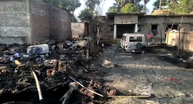 शॉर्ट सर्किट से डेढ़ दर्जन घरों में लगी आग, लाखों रुपये की संपत्ति जल कर राख