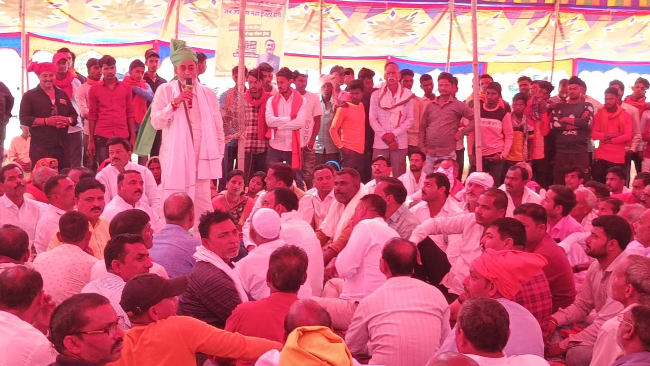 बालू घाटों की नीलामी से आक्रोश में इंटक, सरकार के उदासीन रवैये के खिलाफ निकाली महाट्रैक्टर बाईक रैली