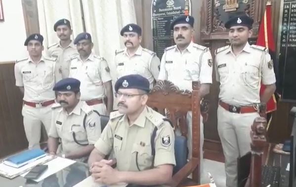 मोतिहारी : फाइनेंस कर्मी लूटकांड  मामले में चार अपराधी गिरफ्तार, लूट के पैसे सहित कई समान बरामद