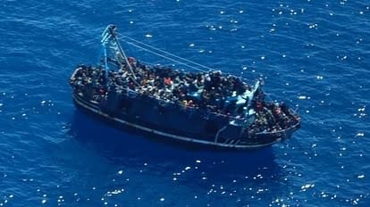 भूमध्यसागर में डूबा जहाज, 400 लोग थे सवार, सर्च ऑपरेशन जारी