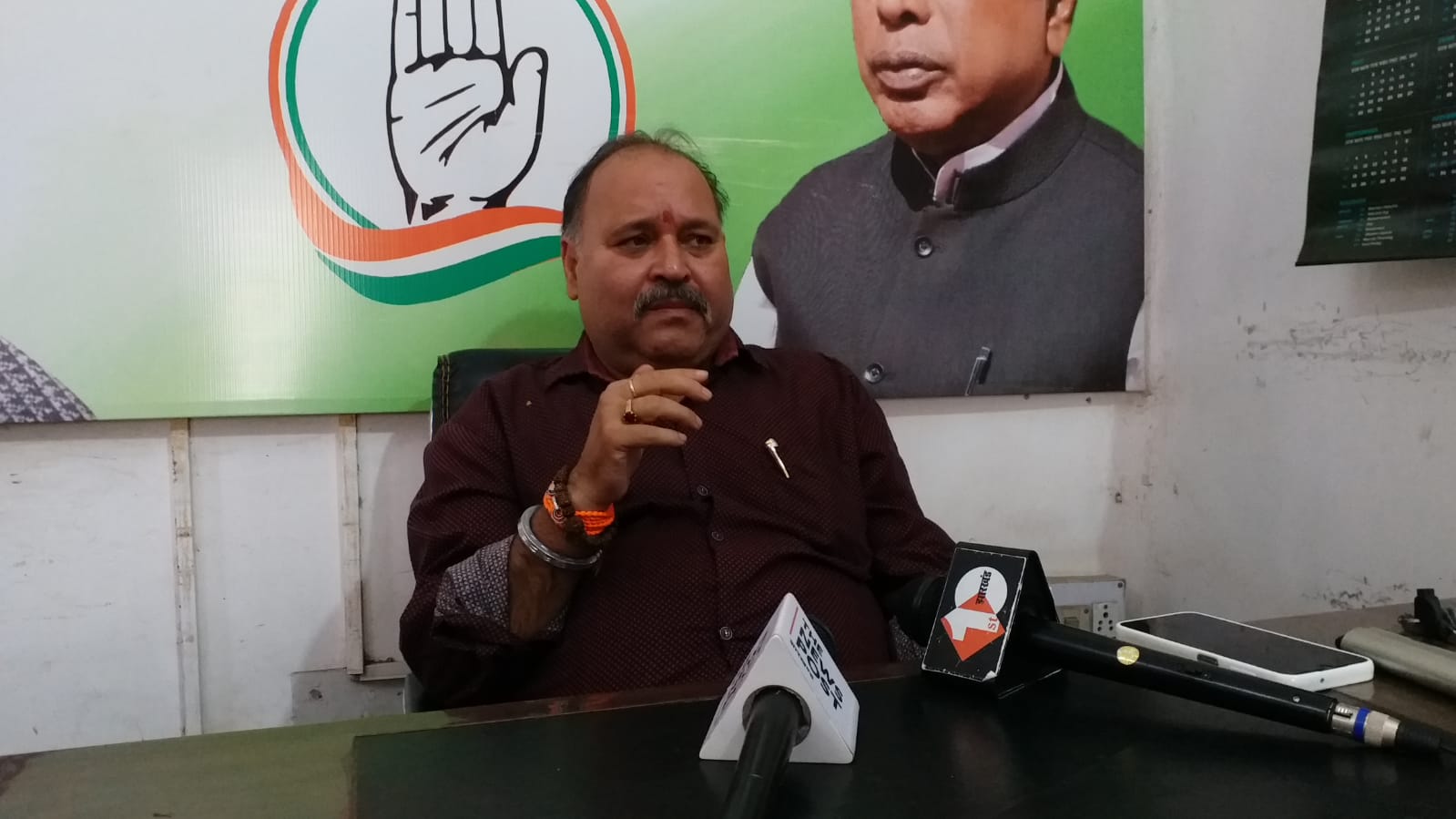 भाजपा सचिवालय घेराव पर कांग्रेस का तंज, कहा- अब हेलिकॉप्टर के सहारे भीड़ जुटाएगी भाजपा