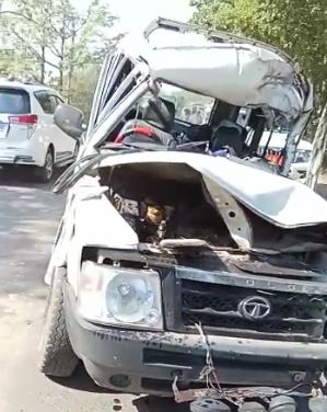 कैदी को जेल में पहुंचा कर लौट रही पुलिस वाहन दुर्घटनाग्रस्त, एक एएसआई की मौत, आधा दर्जन पुलिसकर्मी घायल