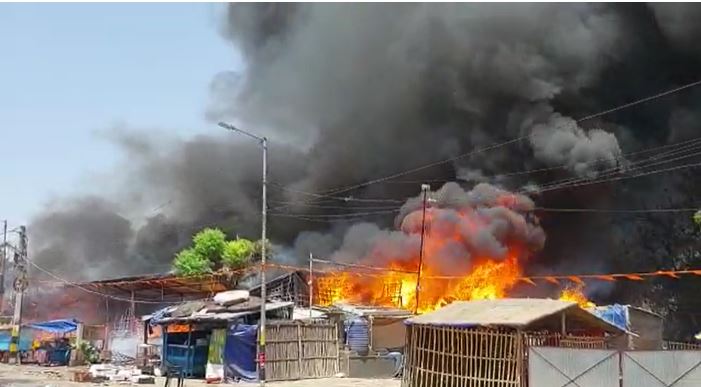 बोधगया सब्जी मंडी में लगी भीषण आग, कई दुकानें जलकर राख  