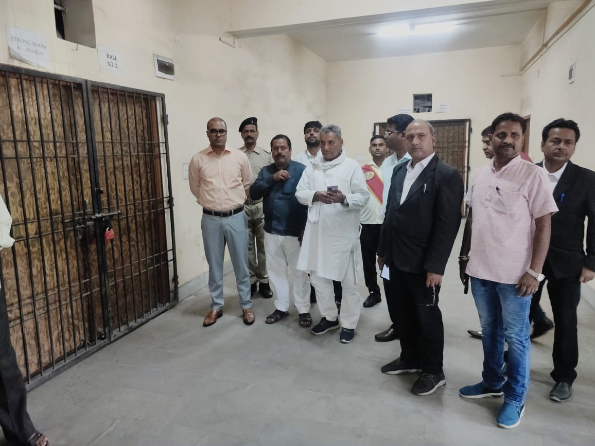 ईवीएम वेयर हाउस के आंतरिक व्यवस्था का हुआ निरीक्षण ,जानिए कहां जाएगी रिपोर्ट