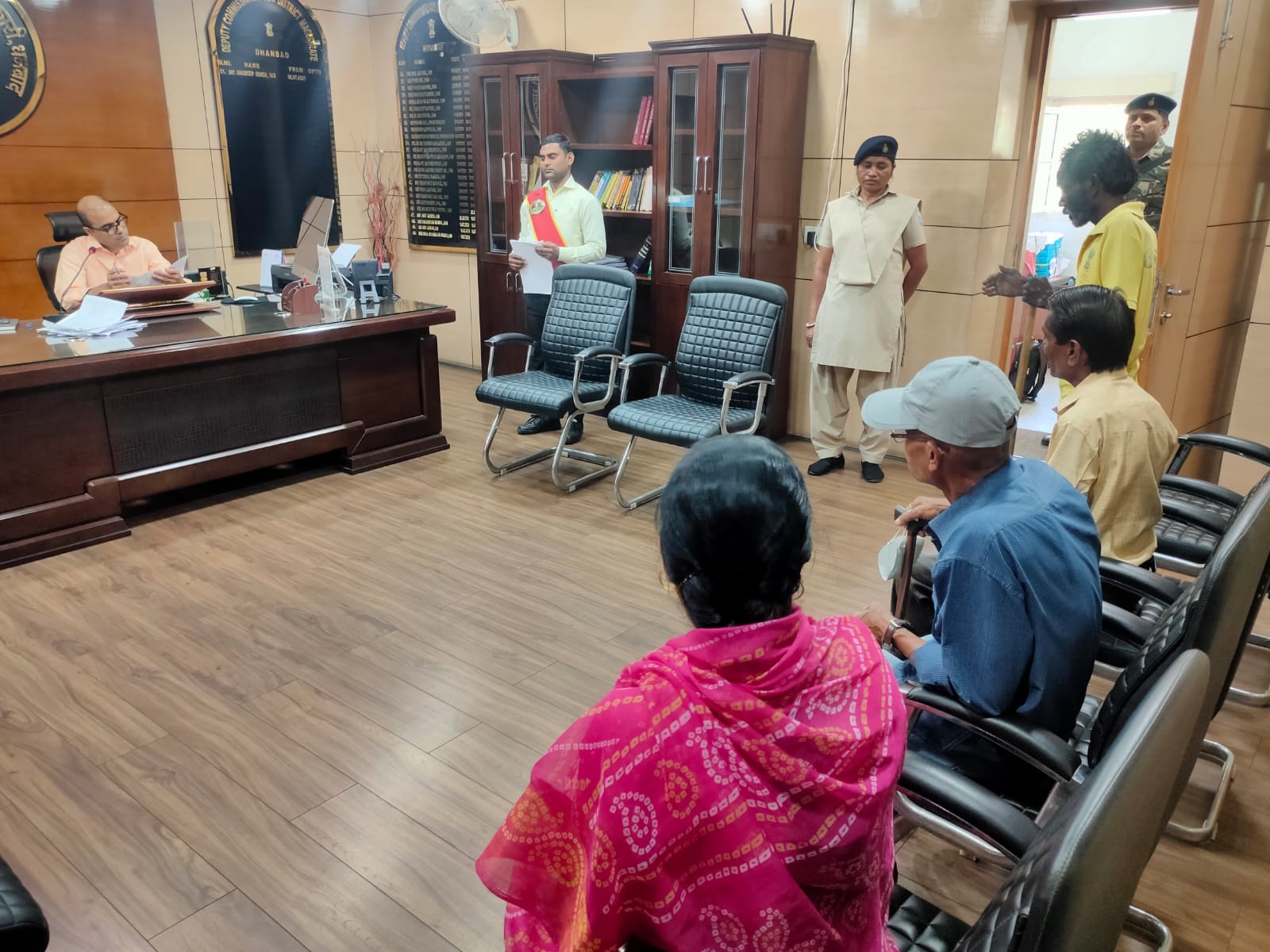 30 सालों से तंबू में जीने वाली महिला की पीड़ा सुनिए, जानिए तकलीफ सुन डीसी ने क्या किया आदेश