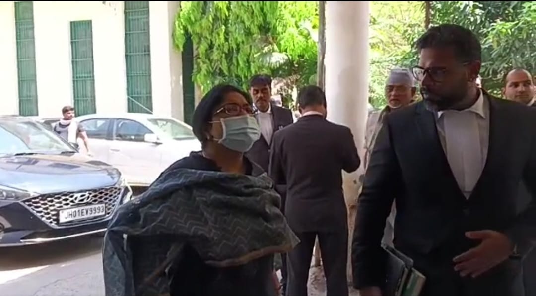 सरेंडर के बाद निलंबित IAS पूजा सिंघल भेजी गईं जेल,पूरा मामला जानिए