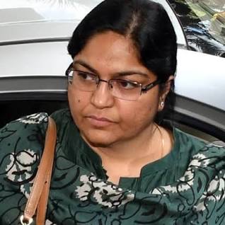 ‘पूजा’ पर ईडी की सख्ती, पूजा सिंघल के आवास से बैरन लौटा पंडित, देखिये यह रिपोर्ट