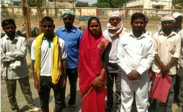 कल्याण विभाग द्वारा सुअर लेने से लाभुकों ने किया इनकार, कहा अच्छी नस्ल के सुअर दे सरकार