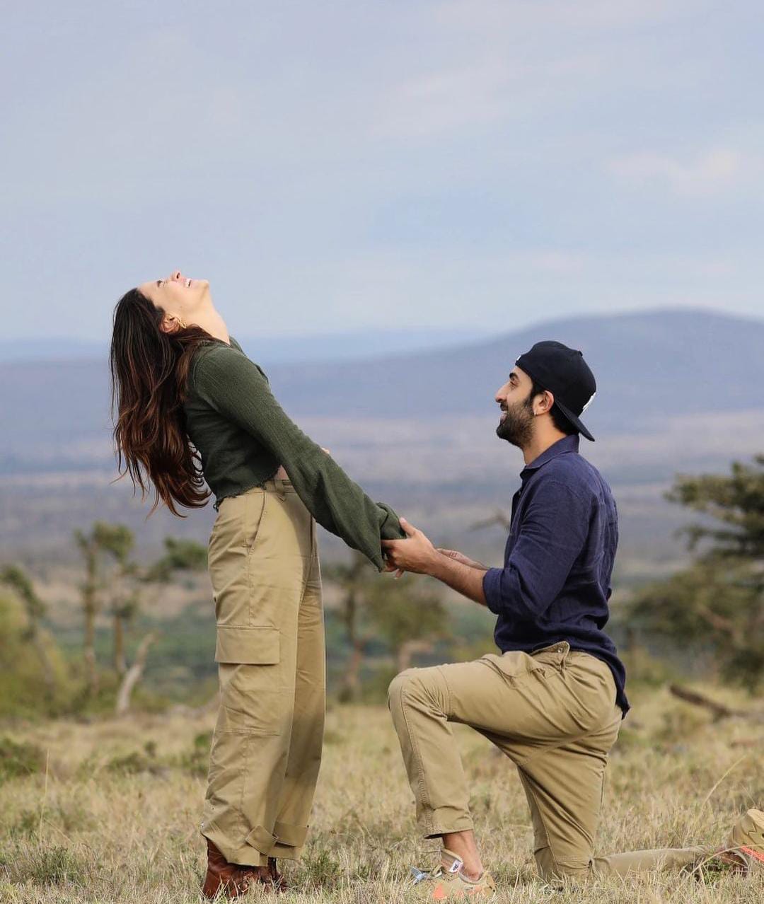 आलिया और रणबीर की शादी के पूरे हुए एक साल, एक्ट्रेस ने शेयर की अन्सीन फ़ोटोज़