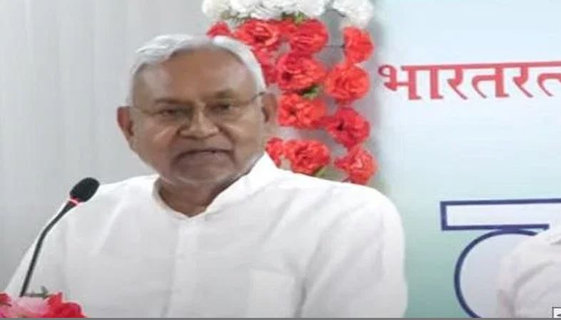 बदलते पार्टनर के बीच आगे बढ़ता रहा “मॉडल नीतीश” सीएम नीतीश ने भाजपा को दिखलाया सुशासन का आईना