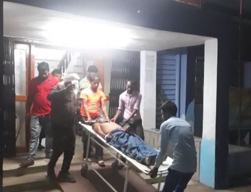 जमीनी विवाद में वृद्ध और चार साल के बच्चे पर एसिड अटैक, पुलिस मामले की जांच में जुटी