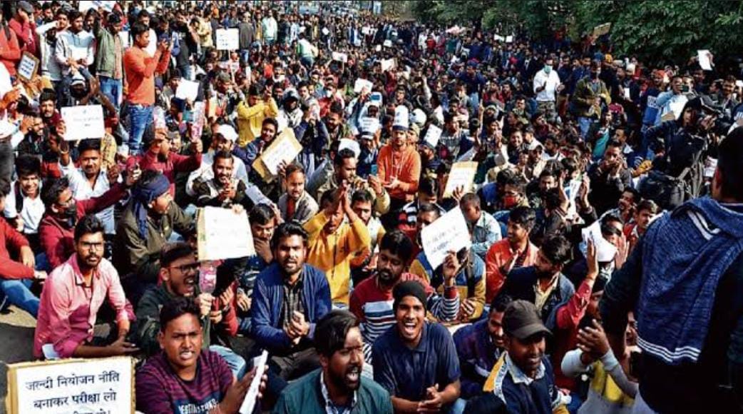 60/40 नियोजन नीति को लेकर झारखंड के युवाओं का आंदोलन जारी, आखिर क्यों इतने आक्रोशित हैं छात्र, जानिए