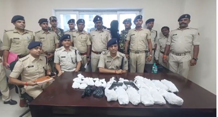 नालंदा पुलिस ने दो हथियार तस्कर को किया गिरफ्तार, भारी मात्रा में हथियार बरामद