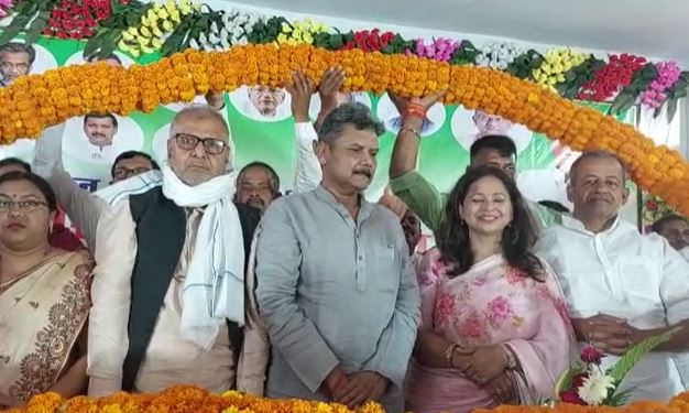 जहरीली शराब ने लील ली 41 जिंदगियां, लेकिन पीड़ित परिवारों को सांत्वना के दो शब्द भी नहीं दे पाये मध निषेध मंत्री सुनील कुमार