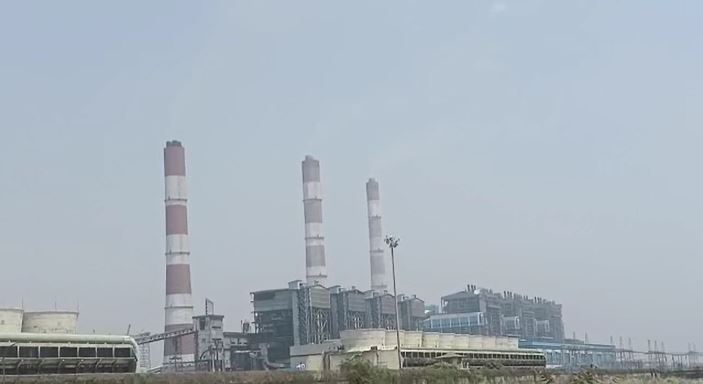 एनटीपीसी कहलगांव के ऐश डाइक से उड़ने वाले राख ने लोगों का किया जीना मुहाल, मेवेशियों को भी रहा काफी नुकसान