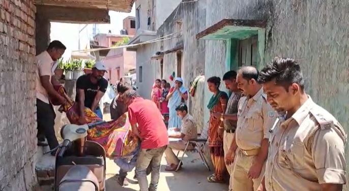 जमशेदपुर. सोनारी में एक व्यक्ति की पत्थर से कुच कर की गई हत्या, मामले की जांच में जुटी पुलिस