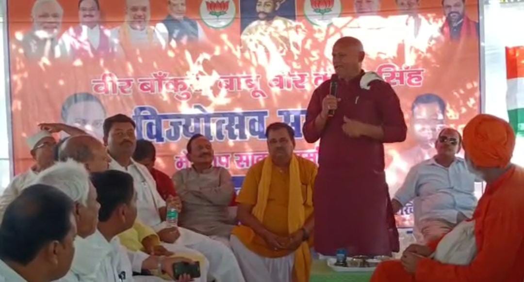 रक्षा मंत्री के खिलाफ अमर्यादित शब्दों का प्रयोग, लोजपा नेता ने कहा 'पिछलगवा’, मचा हंगामा