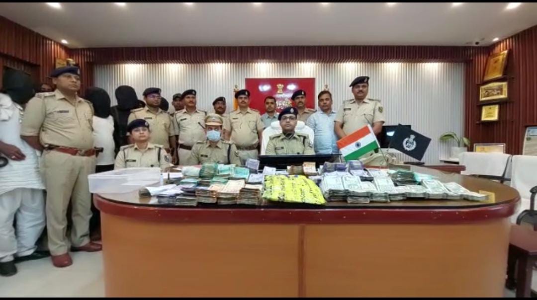 बड़े ड्रग्स सिंडिकेट का खुलासा, कुख्यात ड्रग्स माफिया गणेश चौरसिया के साथ 6 और गिरफ्तार, 10 लाख रुपये भी बरामद