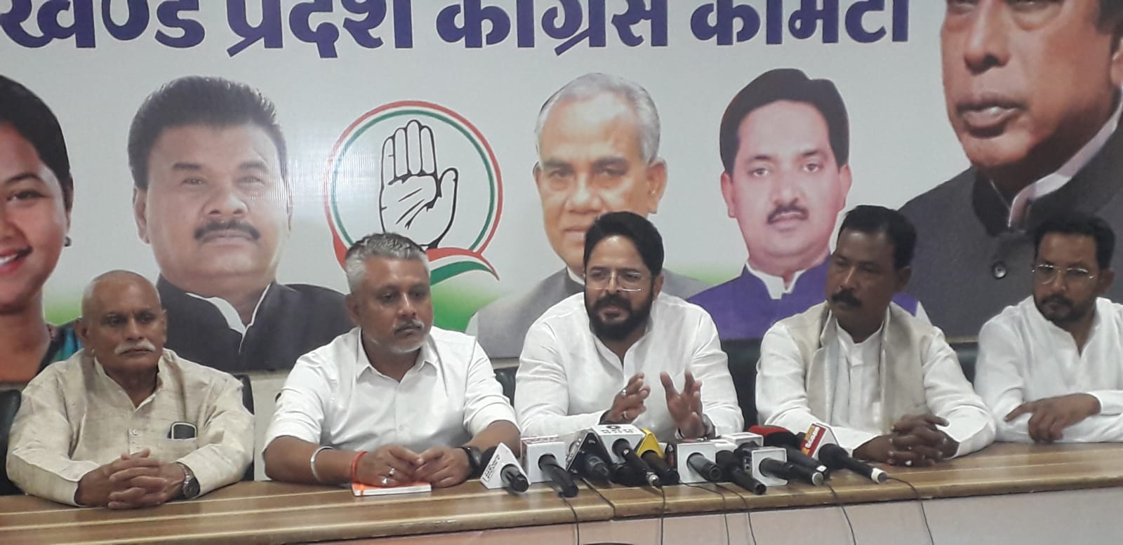 2024 को लेकर ‘कांग’ रेस, कुमार राजा ने कहा पहले गोरों अब चोरों को देश से भगायेगी कांग्रेस