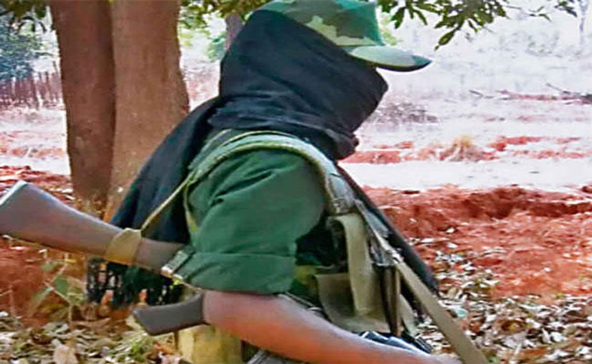 नक्सलियों को खूंटी पुलिस का झटका, पीएलएफआई का जोनल कमांडर सुखराम गुड़िया लगा हाथ