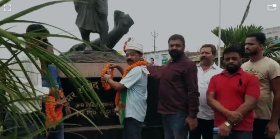 मनी लॉन्ड्रिंग मामले में जेल में बंद पूर्व मंत्री एनोस एक्का को मिली जमानत, भगवान बिरसा की मूर्ति पर माल्यार्पण कर अधूरे कामों को पूरा करने का लिया संकल्प