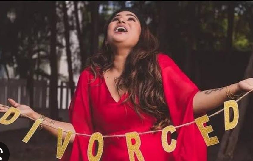 divorce फोटो शूट वाली वायरल महिला पर फिदा हुए ये एक्टर, बला की है खूबसूरत