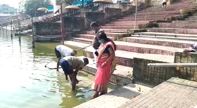 सज कर तैयार हैं दुमका के छठ घाट, व्रतियों की सुविधा का रखा गया ख्याल