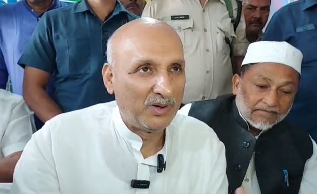 बाबा धीरेंद्र शास्त्री होंगे गिरफ्तार! जानिए शिक्षा मंत्री प्रो चंद्रशेखर ने क्यों कही ये बात 