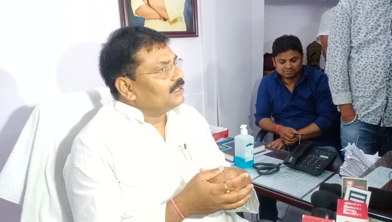 नहीं बुझ रही रामनवमी हिंसा की आग, उमेश कुशवाहा ने बीजेपी पर लगाया विवाद सुलगाने का आरोप   