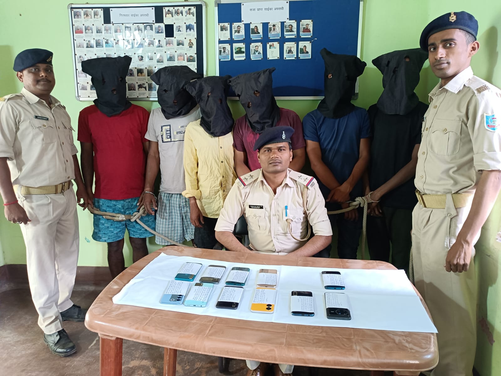 ऑनलाइन फॉर्म भरने से पहले हो जाए सावधान,खाली हो सकता है बैंक में जमा पैसा   