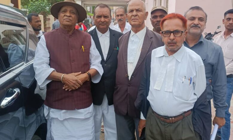 पूर्व सांसद ददई ने खोया आपा, पुलिसकर्मियों के साथ मारपीट का आरोप, मामला हुआ दर्ज