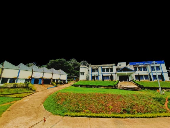 चाईबासा के दो छात्रों का हांगकांग के कंपनी में हुआ चयन, उपायुक्त ने दी शुभकामनाएं