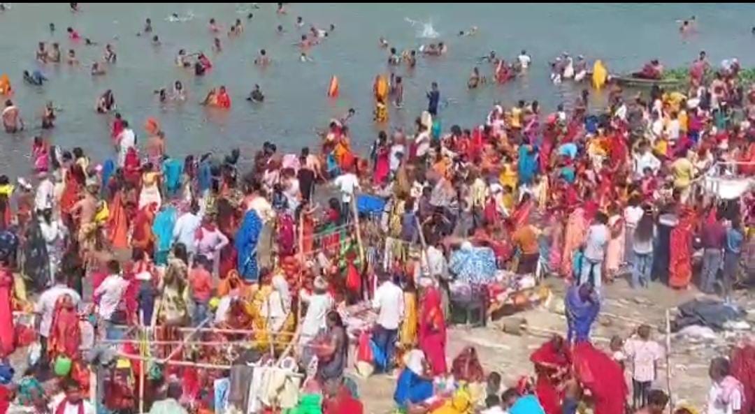 बुद्ध पूर्णिमा पर आस्था की डुबकी, मुंडन संस्कार का क्या है विशेष संयोग, जानें