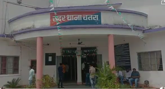 चतरा में प्यार, शक, धोखा और हत्या की कहानी का हुआ खुलासा, जानिए इश्क के मकड़जाल में फंसी युवती की कैसे हुई मौत