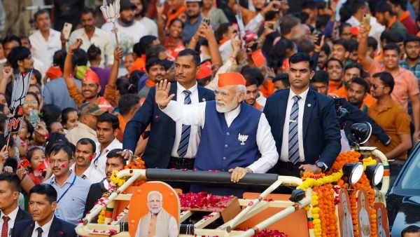KARNATAKA ELECTION: पीएम मोदी का अनोखा रोड शो, जिसे देख आप भी रह जाएंगे दंग