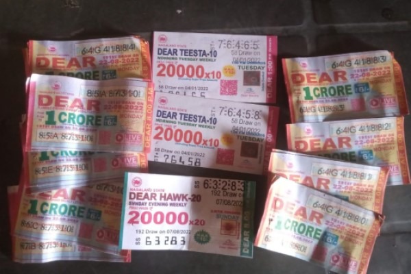 चाईबासा में प्रशासन की नाक के नीचे फलफूल रहा अवैध लॉटरी का धंधा, एजेंट के माध्यम से हो रही खूब कमाई