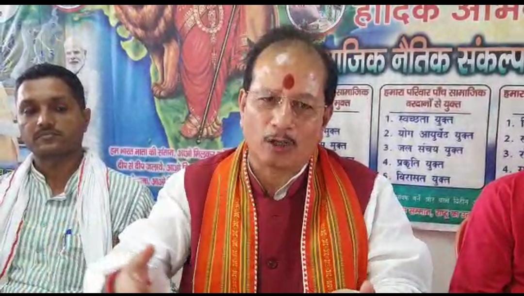 मणिपुर हिंसा: लालू के ट्वीट पर विजय का तंज, कहा जाति नरसंहार पर संवेदना कब जतायेंगे लालूजी